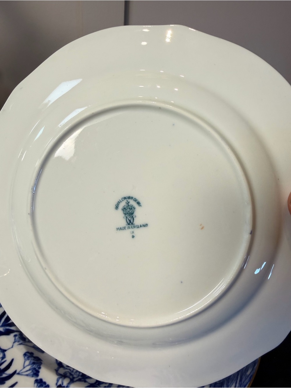 Royal Crown Derby Blue Mikado 5 Piece PLACE SETTING Plate Coffee Tea cup England - Picture 6 of 9